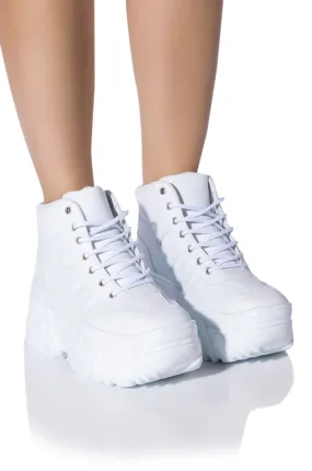 AZALEA WANG ATALANTA FLATFORM SNEAKER IN WHITE