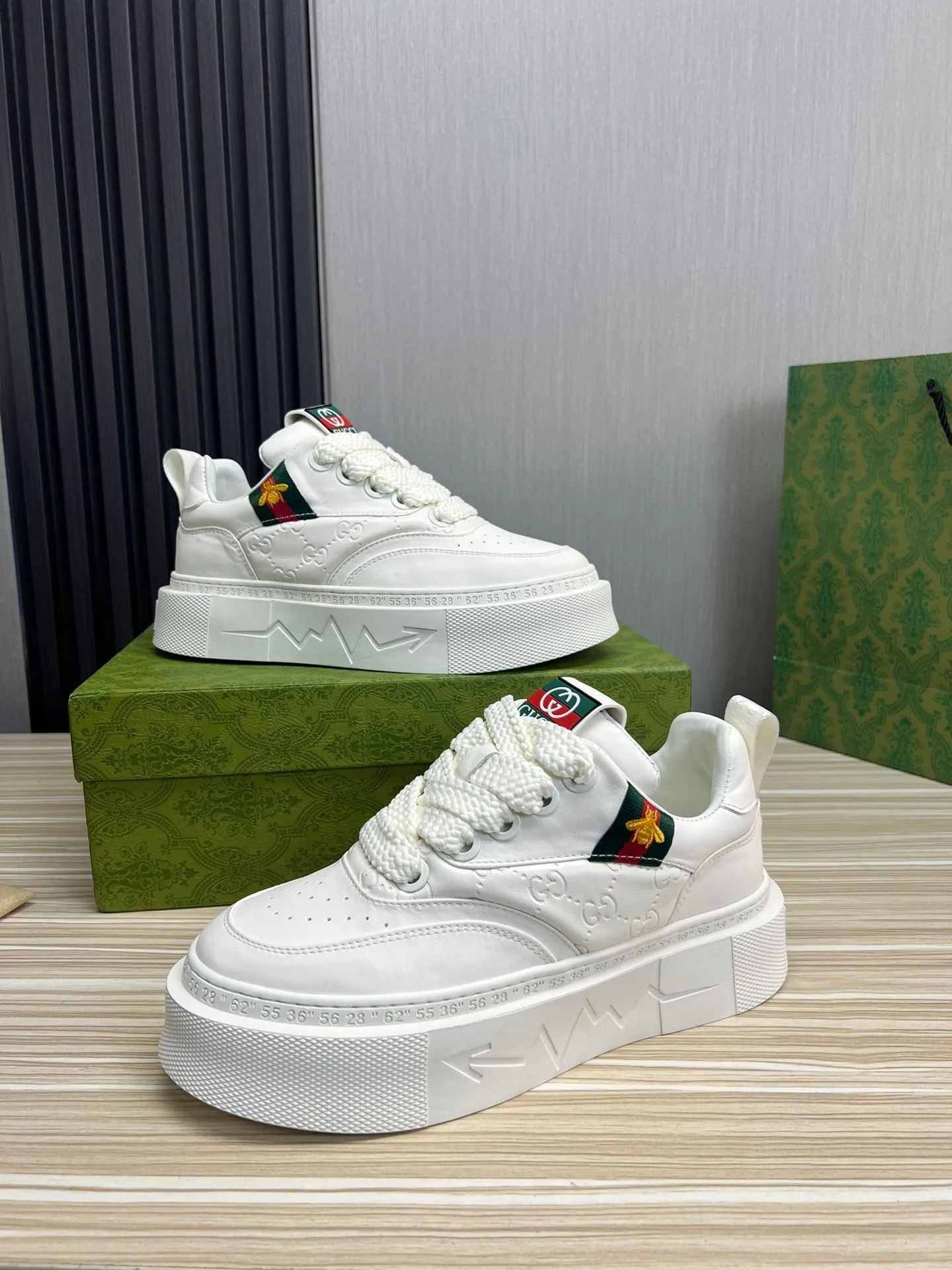 GG SCREENER LEATHER WHITE TRAINERS