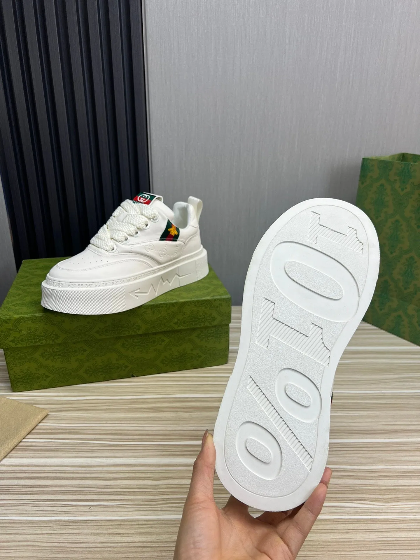 GG SCREENER LEATHER WHITE TRAINERS