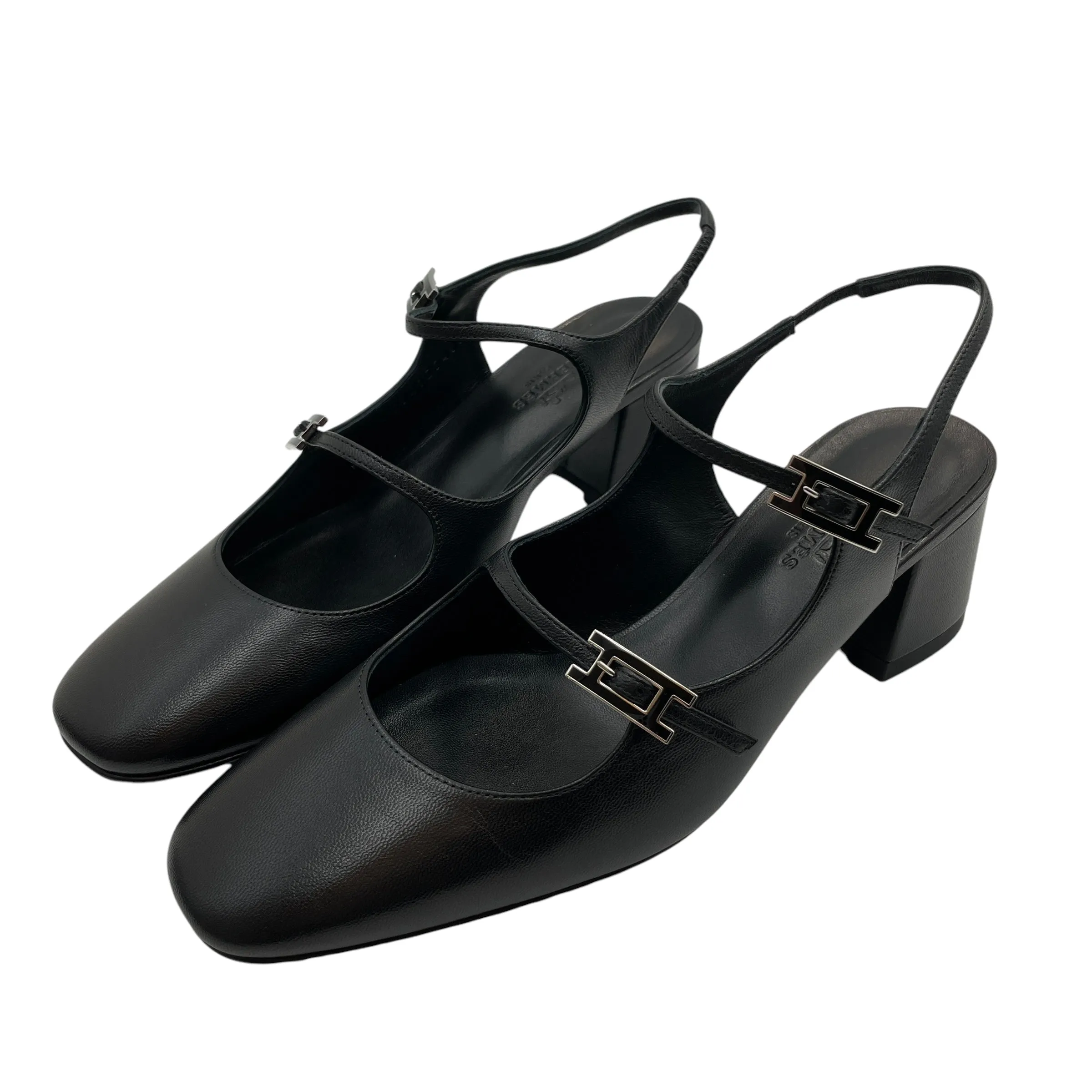 Jackie 50 Pump 37 Black Sandals in Chevre, Enamel hardware