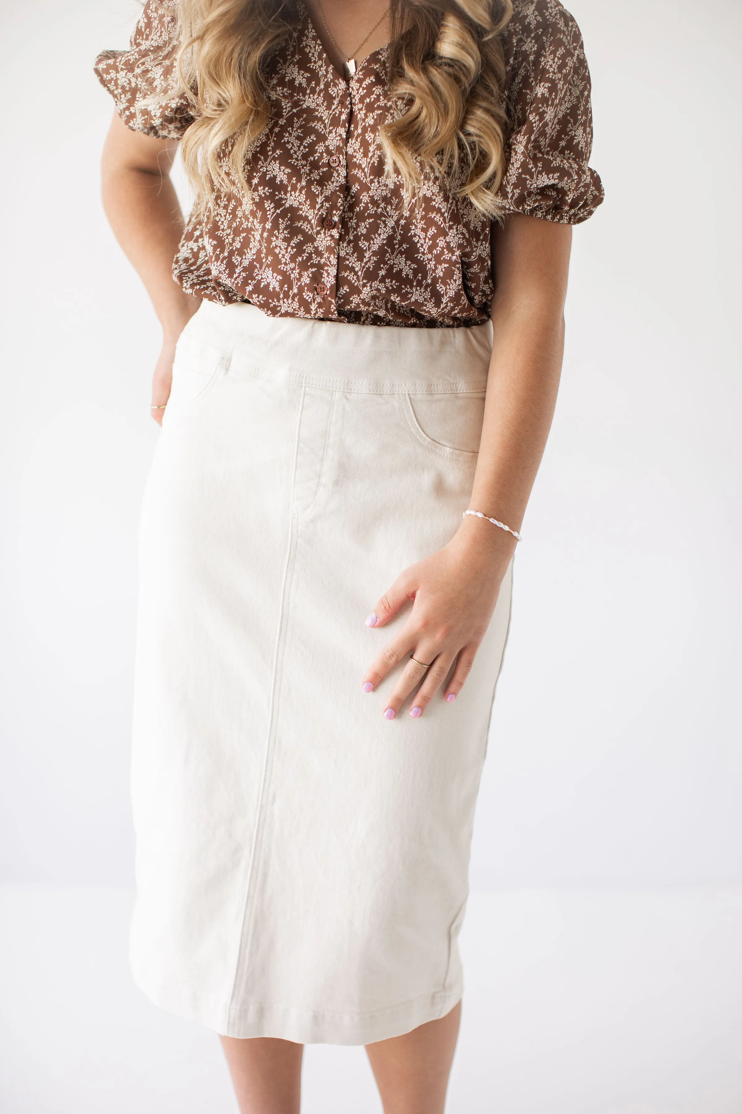 'Sara' Stretch Denim Skirt in Alabaster