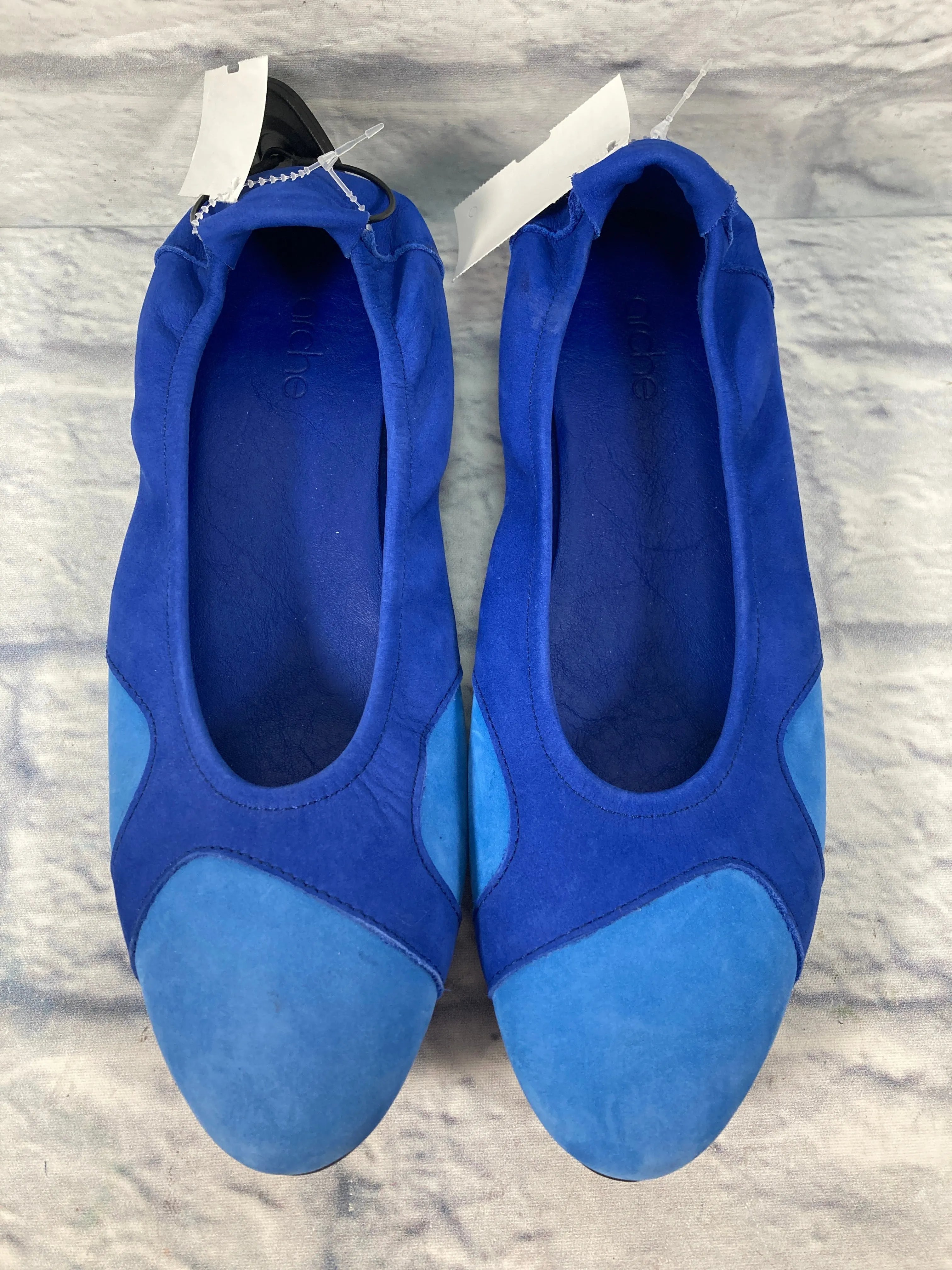 Shoes Flats By Clothes Mentor In Blue, Size: 9