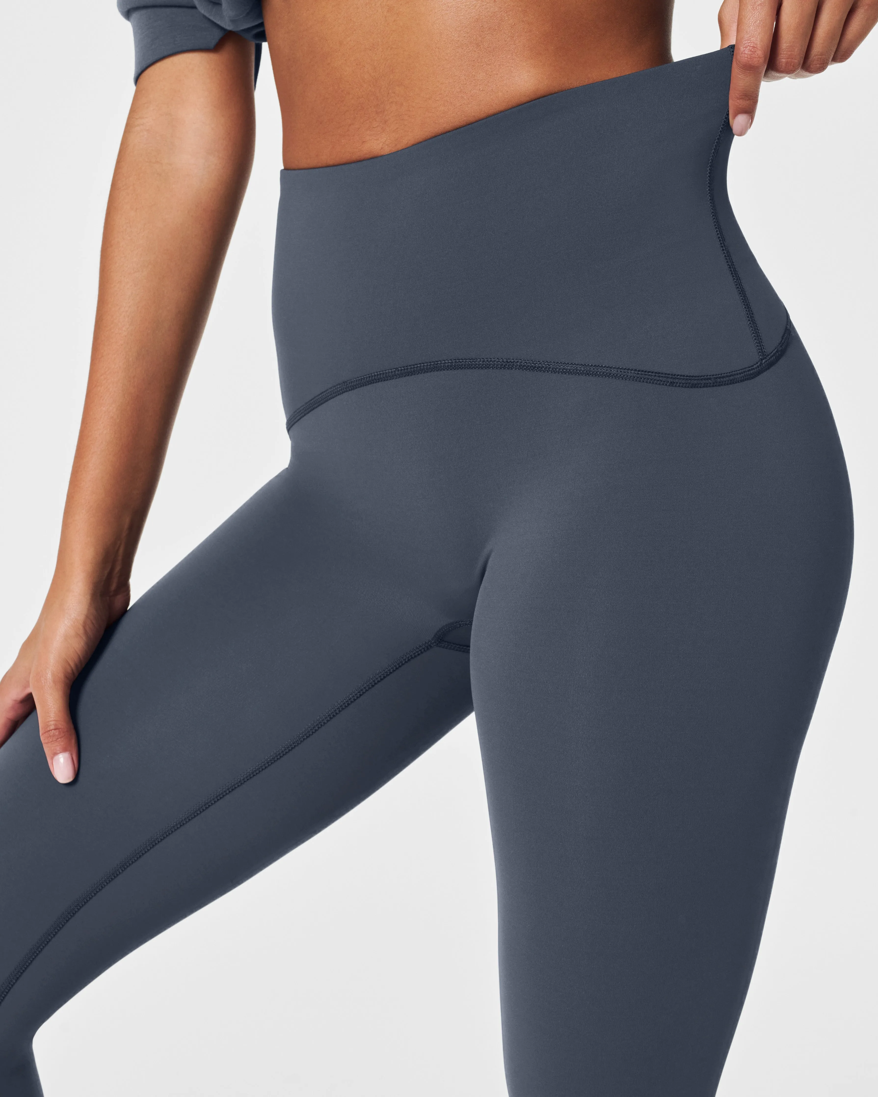 SPANXshape™ Booty Boost® 7/8 Leggings