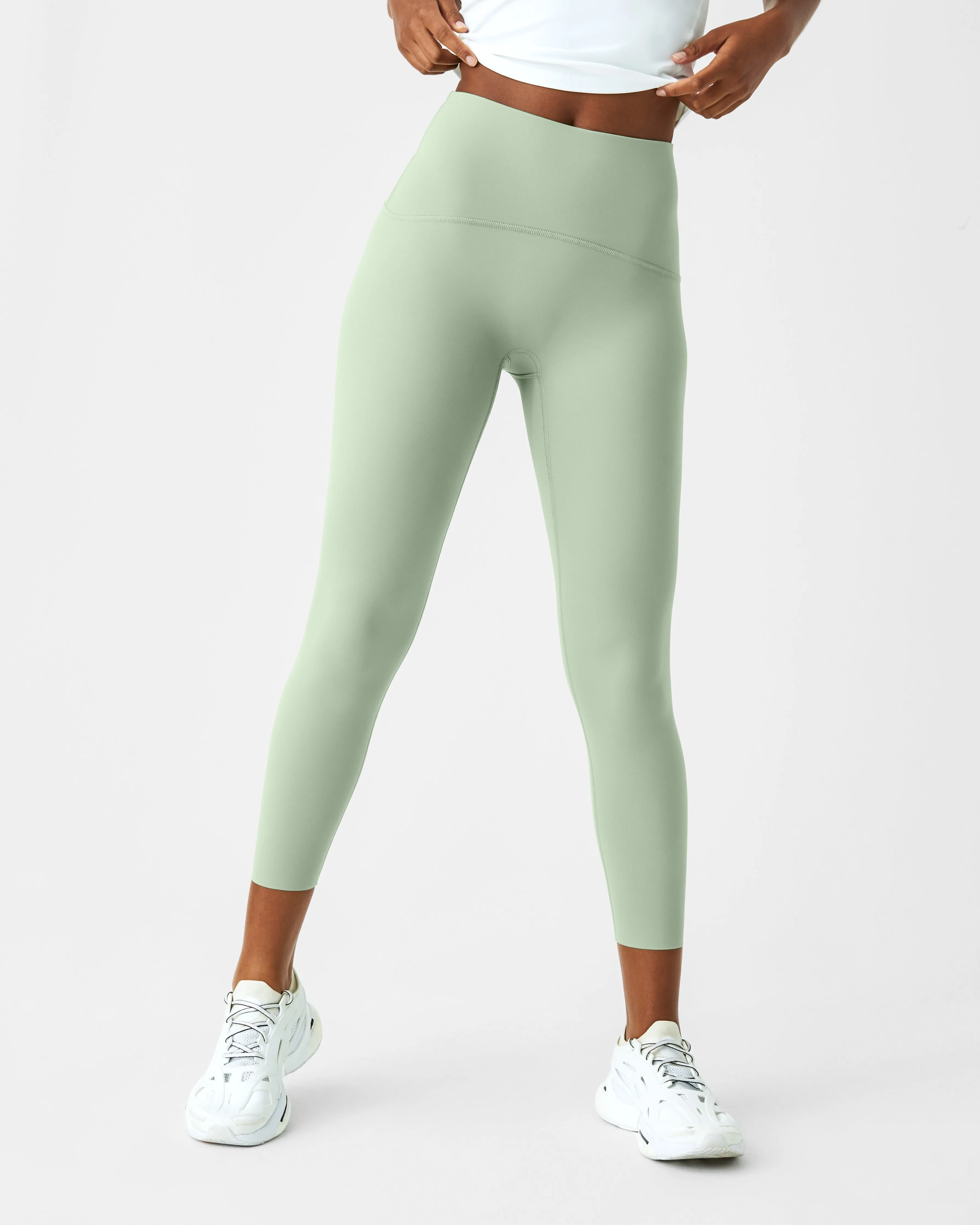 SPANXshape™ Booty Boost® 7/8 Leggings