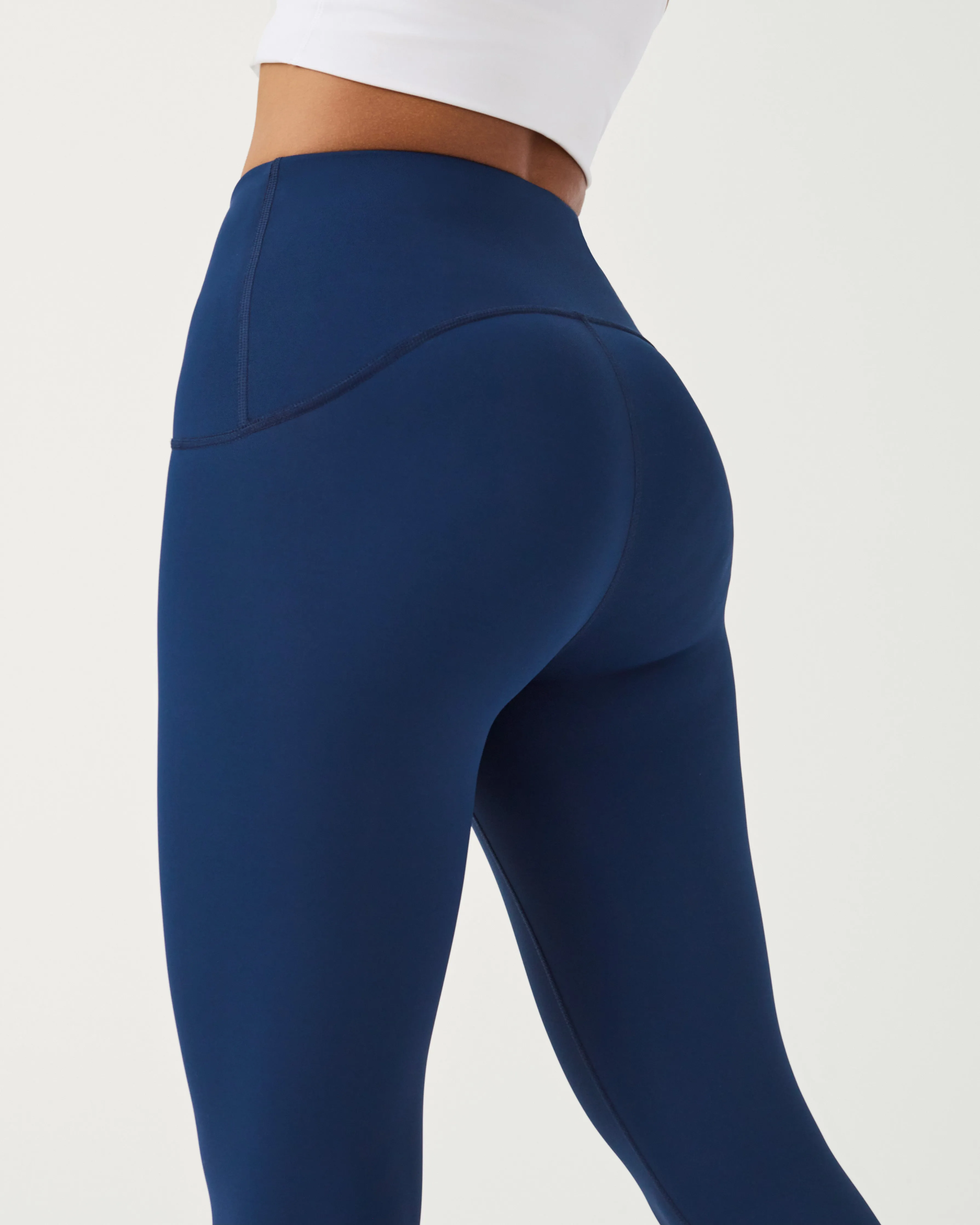 SPANXshape™ Booty Boost® 7/8 Leggings