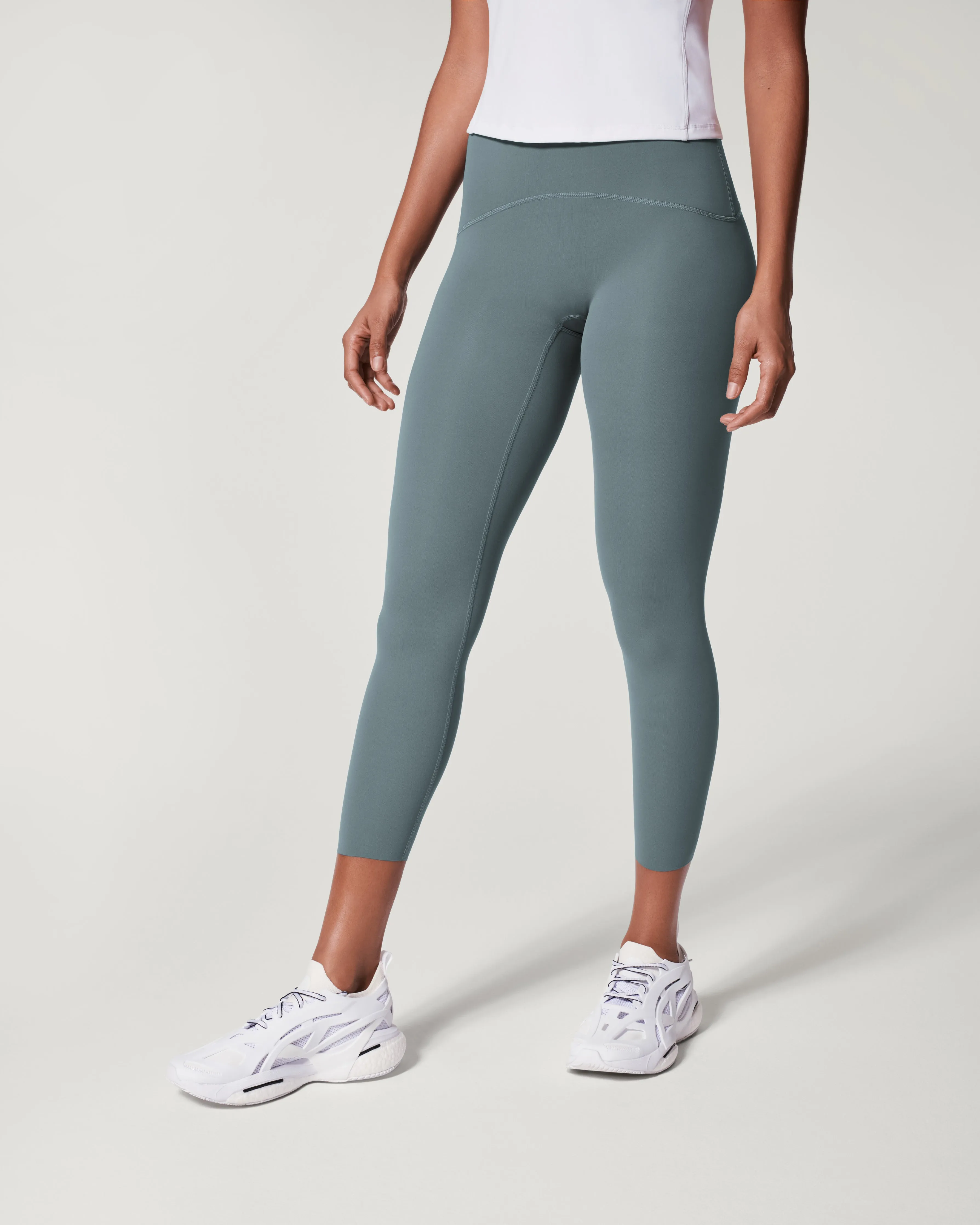 SPANXshape™ Booty Boost® 7/8 Leggings