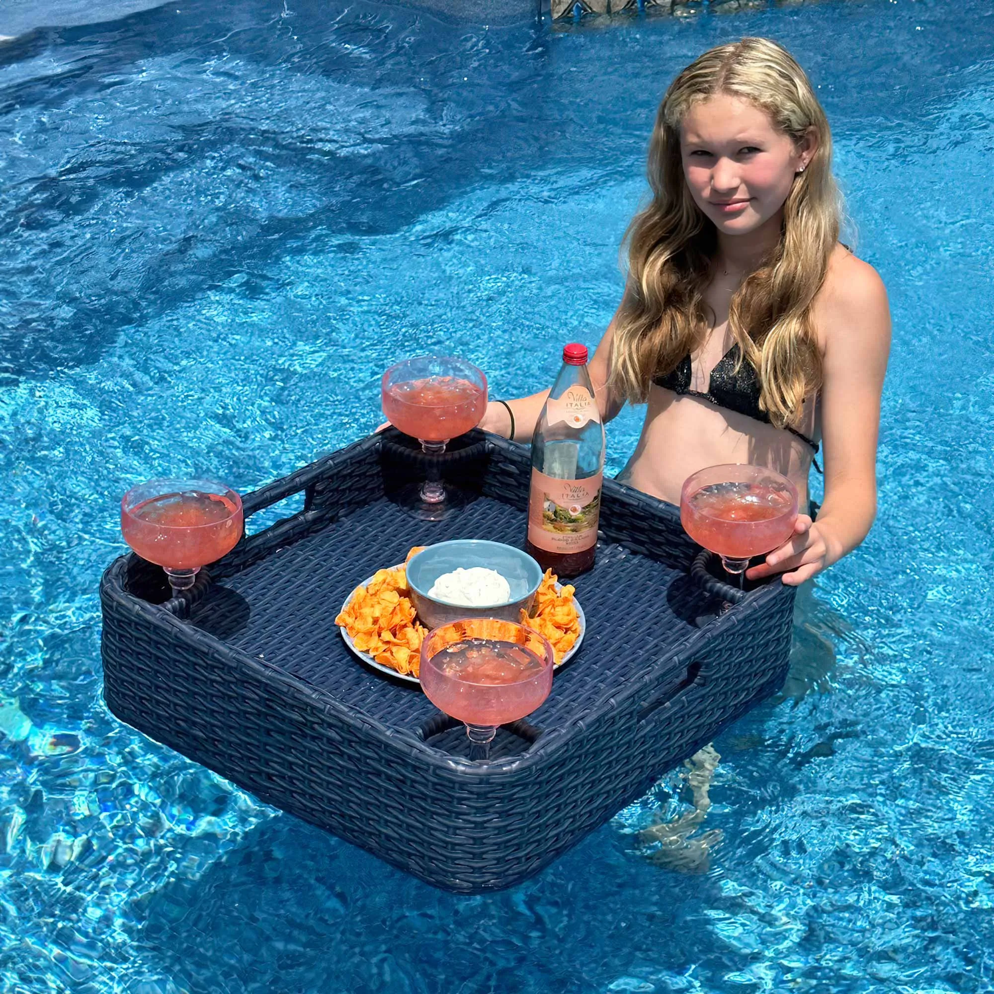 SUNJOY 24x24 Inch Wicker Floating Pool Tray Aluminum Frame Pool Accessory Tray for Drinks, Snacks, and Essentials